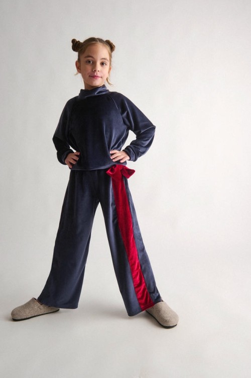 Σετ Παντελόνι-Μπλούζα Not Just Another Red Bow