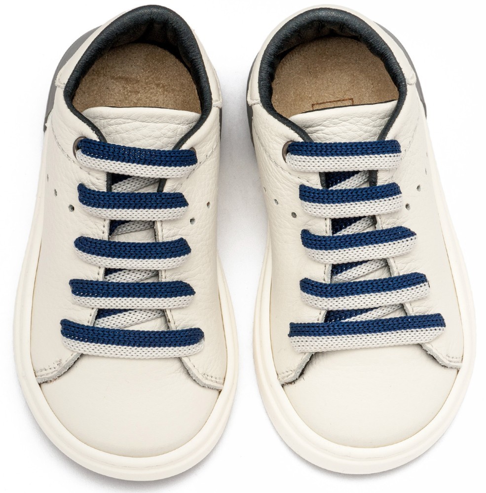 Δετό Sneaker με Δίχρωμο Κορδόνι 