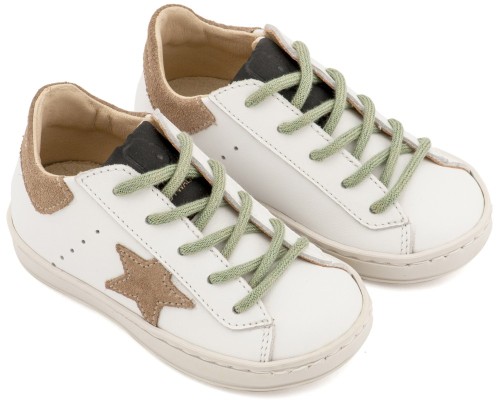 Τρίχρωμο Sneaker Δετό με Αστέρι στο Πλάι